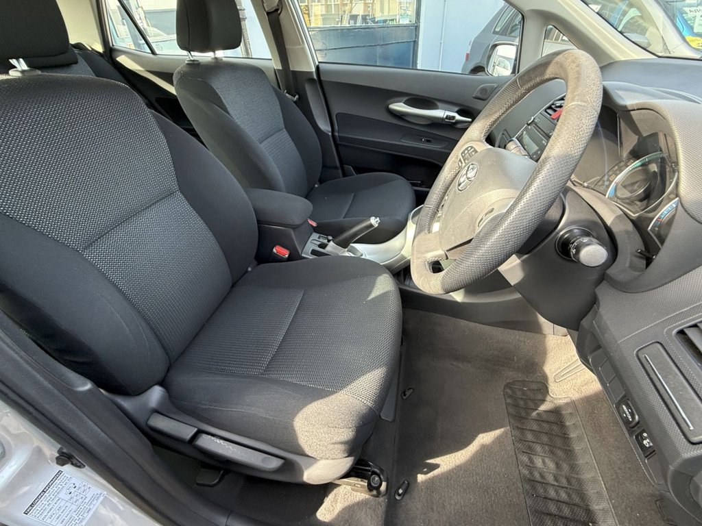 USED 2011 60 TOYOTA AURIS 1.8 VVT-h T4 Hatchback 5dr Petrol Hybrid CVT Euro 5 (s/s) (136 ps) AUTO+HYBRID+SENSORS+HISTORY