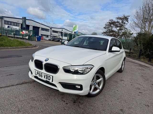 View our BMW 1 Series 1.5 118i SE Hatchback 5dr Petrol Manual Euro 6 (s/s) (136 ps)