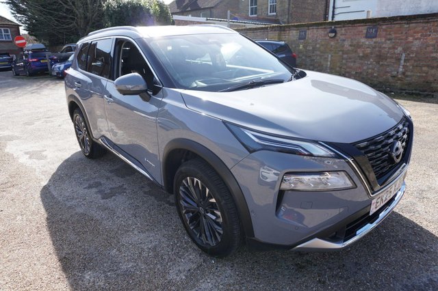 View our NISSAN X-TRAIL