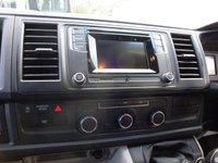 USED 2017 17 VOLKSWAGEN TRANSPORTER 2.0 TDI T28 BlueMotion Tech Highline Panel Van 5dr Diesel Manual FWD SWB Euro 6 (s/s) (102 ps) www.suffolkcarcentre.co.uk - Located at Reydon