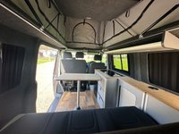USED 2017 17 VOLKSWAGEN TRANSPORTER 4 BERTH LUXURY CAMPERVAN LONG WHEEL BASE 150 BHP  LONG WHEEL BASE WITH RIB BED
