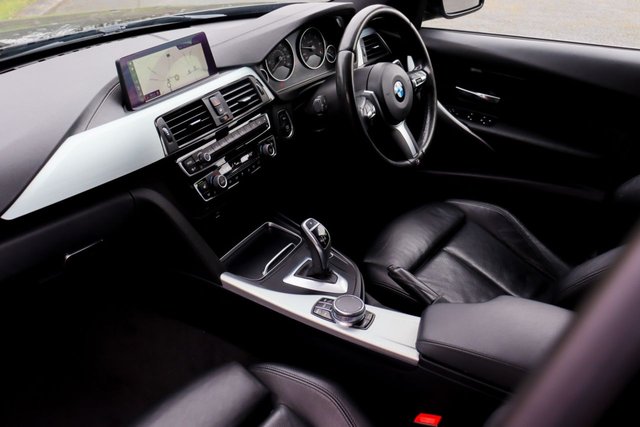 2018 BMW 3 SERIES - Photo 4