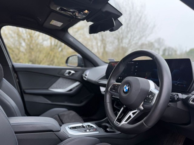 2025 BMW 1 SERIES - Photo 7