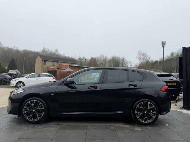 2025 BMW 1 SERIES - Photo 3