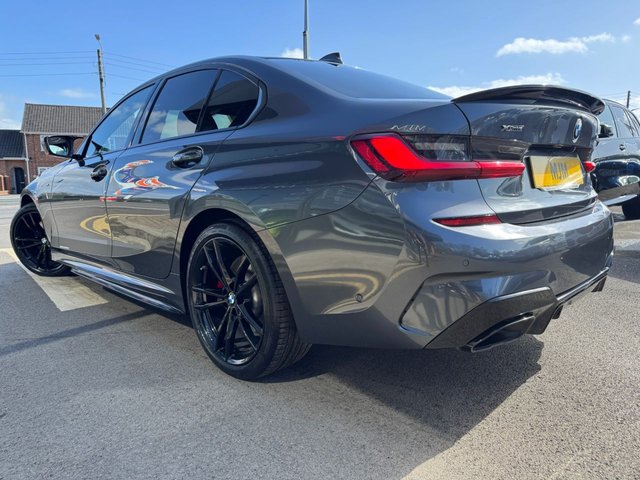 View our BMW 3 SERIES