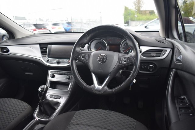 2018 VAUXHALL ASTRA - Photo 3
