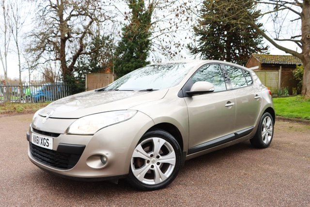 2011 RENAULT MEGANE - Photo 8