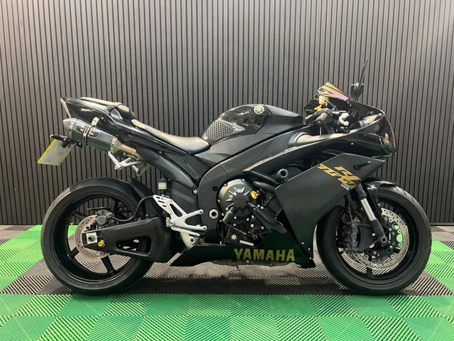 View our YAMAHA R1