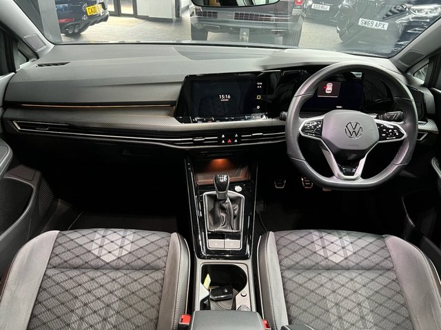 2023 VOLKSWAGEN GOLF - Photo 2