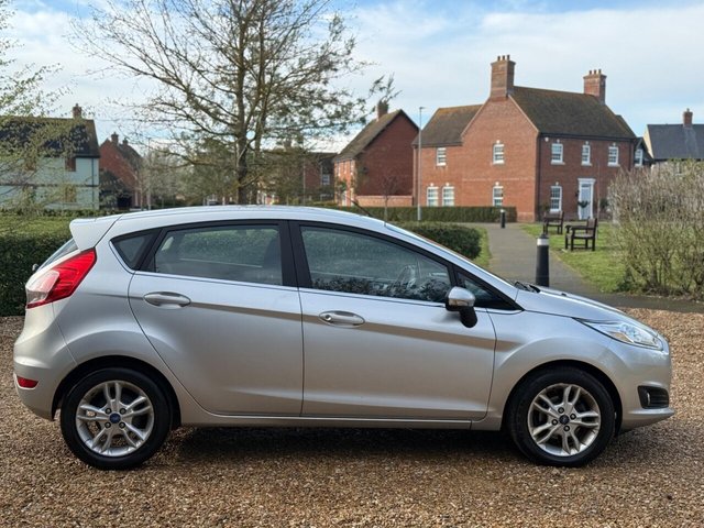 2016 FORD FIESTA - Photo 8