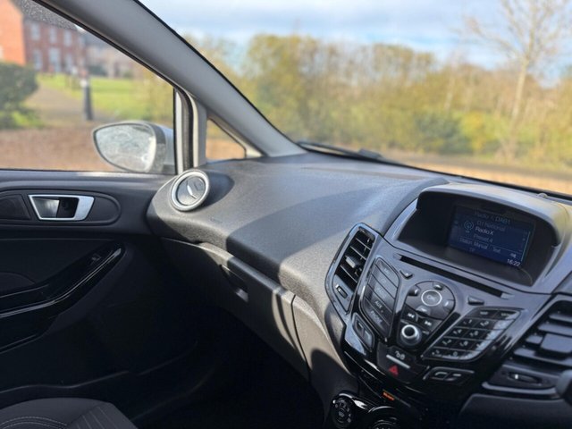 2016 FORD FIESTA - Photo 10