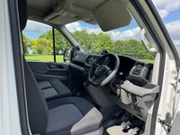 USED 2022 22 VOLKSWAGEN CRAFTER 2.0 3.5t. 5.2m (17ft) Curtainside + or - Tail Lift, Sprinter Size, Eu 6 140Bhp 8ft (2.4m) Internal Height, Air Con