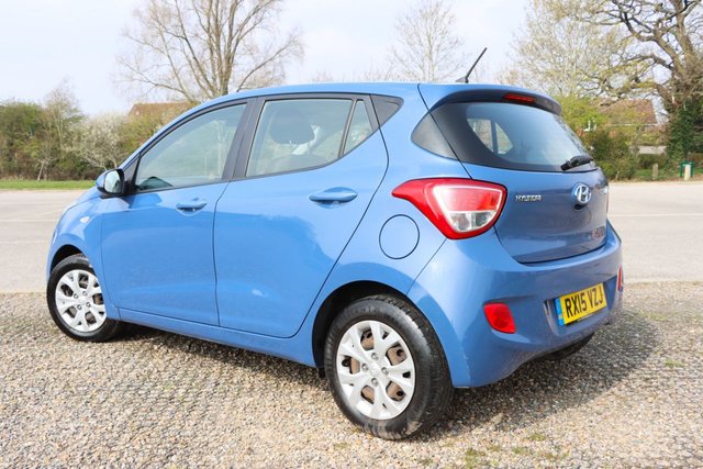 2015 HYUNDAI I10 - Photo 2