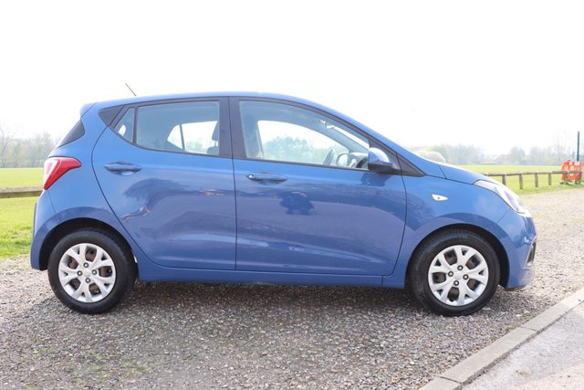 2015 HYUNDAI I10 - Photo 4