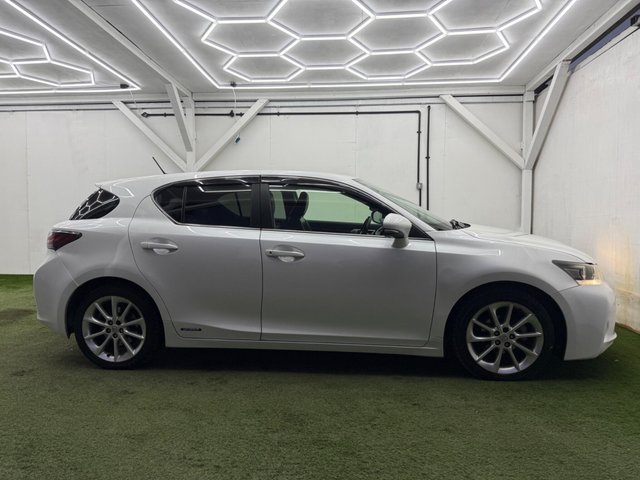 View our LEXUS CT