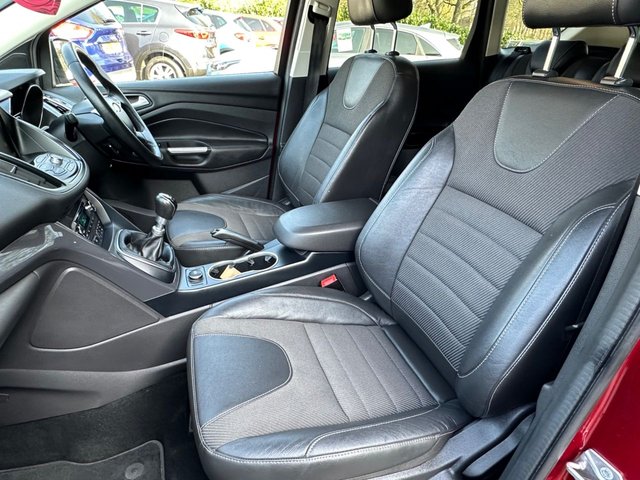 2016 FORD KUGA - Photo 8