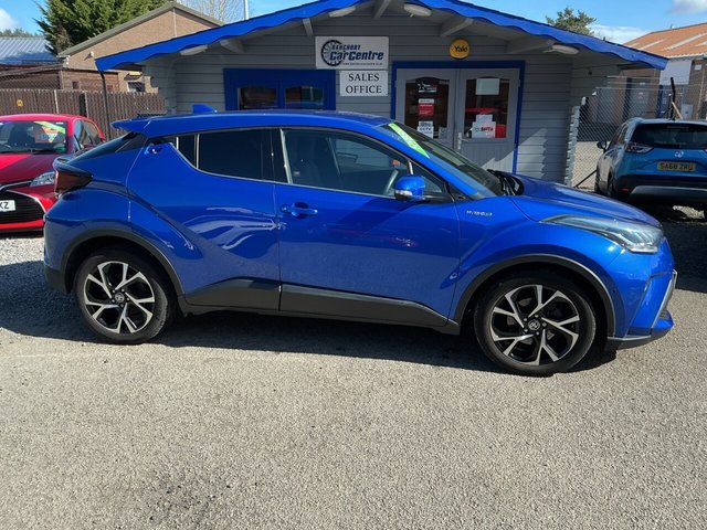 2021 TOYOTA C-HR - Photo 3