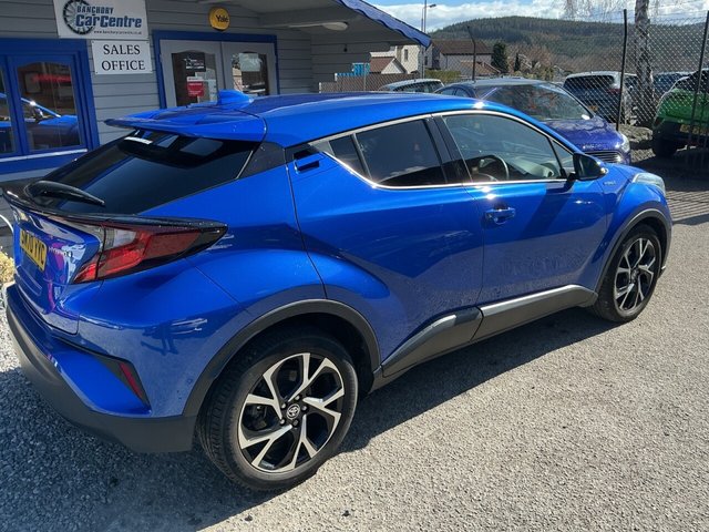 2021 TOYOTA C-HR - Photo 4