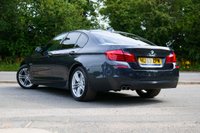 USED 2013 63 BMW 5 SERIES 2.0 520d M Sport Saloon 4dr Diesel Auto Euro 6 (s/s) (184 ps) SOPHISTO GREY METALLIC PAINTWORK + REVERSE CAMERA + HEATED SEATS