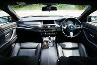 USED 2013 63 BMW 5 SERIES 2.0 520d M Sport Saloon 4dr Diesel Auto Euro 6 (s/s) (184 ps) SOPHISTO GREY METALLIC PAINTWORK + REVERSE CAMERA + HEATED SEATS