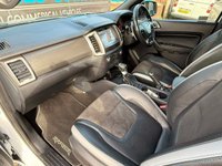 USED 2020 70 FORD RANGER 2.0 ECOBLUE RAPTOR PICKUP DOUBLE CAB 4DR DIESEL AUTO 4WD EURO 6 (S/S) (213 PS) NAV NO VAT - FULL SERVICE HISTORY - WET BELT JUST BEEN DONE - GENUINE  RAPTOR - EURO 6  - HPI CHECK ALL CLEAR - ULEZ / CAZ / LEZ COMPLIANT - AUTOMATIC - METTALIC WHITE PAINTWORK - DOUBLE CAB - SPORT SEATS - SAT NAV - REVERSE CAMERA - CRUISE CONTROL - HEATED SEATS - DUAL ZONE CLIMATE - AIR CONDITIONING - DAB / RADIO / BLUETOOTH - BI XENON HEADLIGHTS -  FINANCE AVAILABLE - ZERO DEPOSIT OFFERS - ALL VANS/CARS WELCOME IN PART-EXCHANGE, ANY AGE, ANY MILEAGE, ANY CONDITION