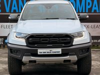 USED 2020 70 FORD RANGER 2.0 ECOBLUE RAPTOR PICKUP DOUBLE CAB 4DR DIESEL AUTO 4WD EURO 6 (S/S) (213 PS) NAV NO VAT - FULL SERVICE HISTORY - WET BELT JUST BEEN DONE - GENUINE  RAPTOR - EURO 6  - HPI CHECK ALL CLEAR - ULEZ / CAZ / LEZ COMPLIANT - AUTOMATIC - METTALIC WHITE PAINTWORK - DOUBLE CAB - SPORT SEATS - SAT NAV - REVERSE CAMERA - CRUISE CONTROL - HEATED SEATS - DUAL ZONE CLIMATE - AIR CONDITIONING - DAB / RADIO / BLUETOOTH - BI XENON HEADLIGHTS -  FINANCE AVAILABLE - ZERO DEPOSIT OFFERS - ALL VANS/CARS WELCOME IN PART-EXCHANGE, ANY AGE, ANY MILEAGE, ANY CONDITION
