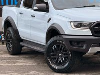 USED 2020 70 FORD RANGER 2.0 ECOBLUE RAPTOR PICKUP DOUBLE CAB 4DR DIESEL AUTO 4WD EURO 6 (S/S) (213 PS) NAV NO VAT - FULL SERVICE HISTORY - WET BELT JUST BEEN DONE - GENUINE  RAPTOR - EURO 6  - HPI CHECK ALL CLEAR - ULEZ / CAZ / LEZ COMPLIANT - AUTOMATIC - METTALIC WHITE PAINTWORK - DOUBLE CAB - SPORT SEATS - SAT NAV - REVERSE CAMERA - CRUISE CONTROL - HEATED SEATS - DUAL ZONE CLIMATE - AIR CONDITIONING - DAB / RADIO / BLUETOOTH - BI XENON HEADLIGHTS -  FINANCE AVAILABLE - ZERO DEPOSIT OFFERS - ALL VANS/CARS WELCOME IN PART-EXCHANGE, ANY AGE, ANY MILEAGE, ANY CONDITION