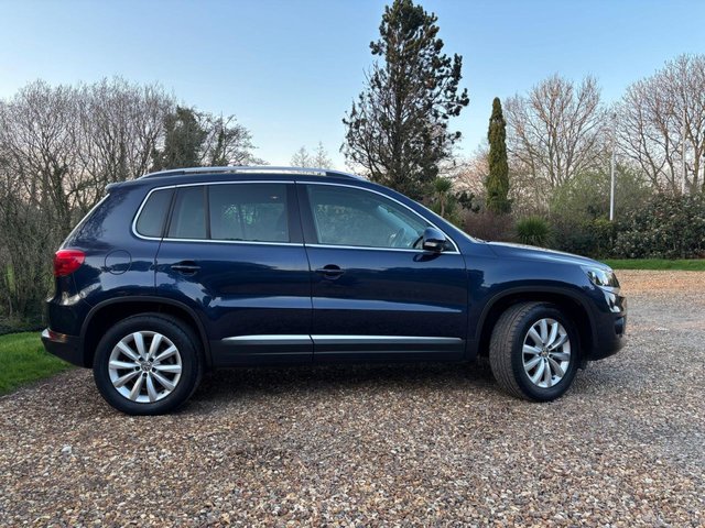 2016 VOLKSWAGEN TIGUAN 2.0 TDI BlueMotion Tech Match SUV 5dr Diesel Manual 4WD Euro 6 (s/s) (150 ps) - Photo 7