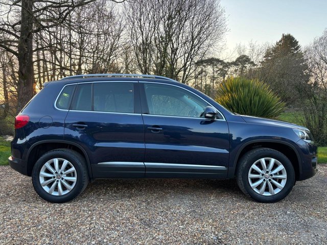 2016 VOLKSWAGEN TIGUAN 2.0 TDI BlueMotion Tech Match SUV 5dr Diesel Manual 4WD Euro 6 (s/s) (150 ps) - Photo 9