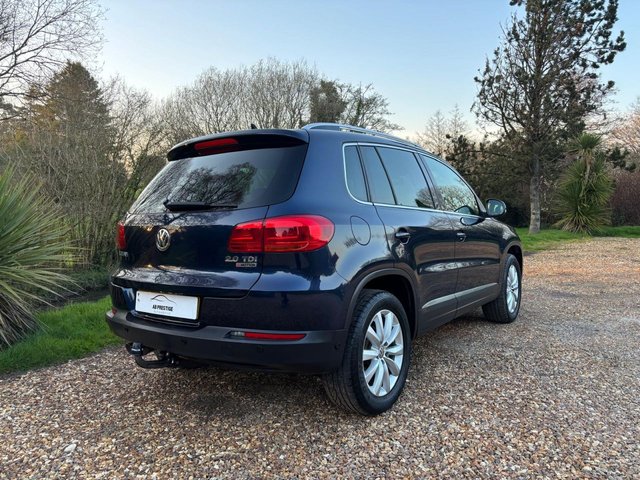 2016 VOLKSWAGEN TIGUAN 2.0 TDI BlueMotion Tech Match SUV 5dr Diesel Manual 4WD Euro 6 (s/s) (150 ps) - Photo 10