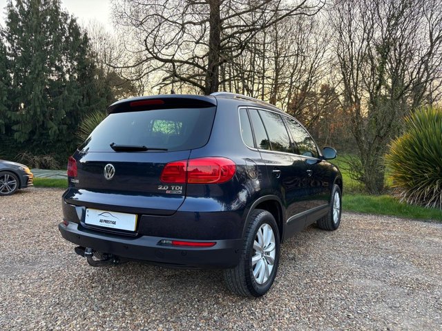 2016 VOLKSWAGEN TIGUAN 2.0 TDI BlueMotion Tech Match SUV 5dr Diesel Manual 4WD Euro 6 (s/s) (150 ps) - Photo 12