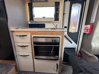 USED 2021 21 MCLOUIS FUSION 331 4 BERTH & 4 TRAVEL SEATS LUXURY MOTORHOME  9 SPEED AUTOMATIC -FIXED BED