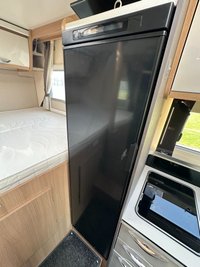 USED 2021 21 MCLOUIS FUSION 331 4 BERTH & 4 TRAVEL SEATS LUXURY MOTORHOME  9 SPEED AUTOMATIC -FIXED BED