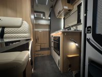 USED 2021 21 MCLOUIS FUSION 331 4 BERTH & 4 TRAVEL SEATS LUXURY MOTORHOME  9 SPEED AUTOMATIC -FIXED BED