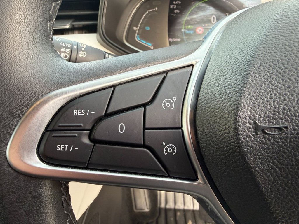 USED 2023 23 RENAULT CLIO 1.6 E-TECH Techno Hatchback 5dr Petrol Hybrid Auto Euro 6 (s/s) (145 ps) ABSOLUTELY STUNNING THROUGHOUT