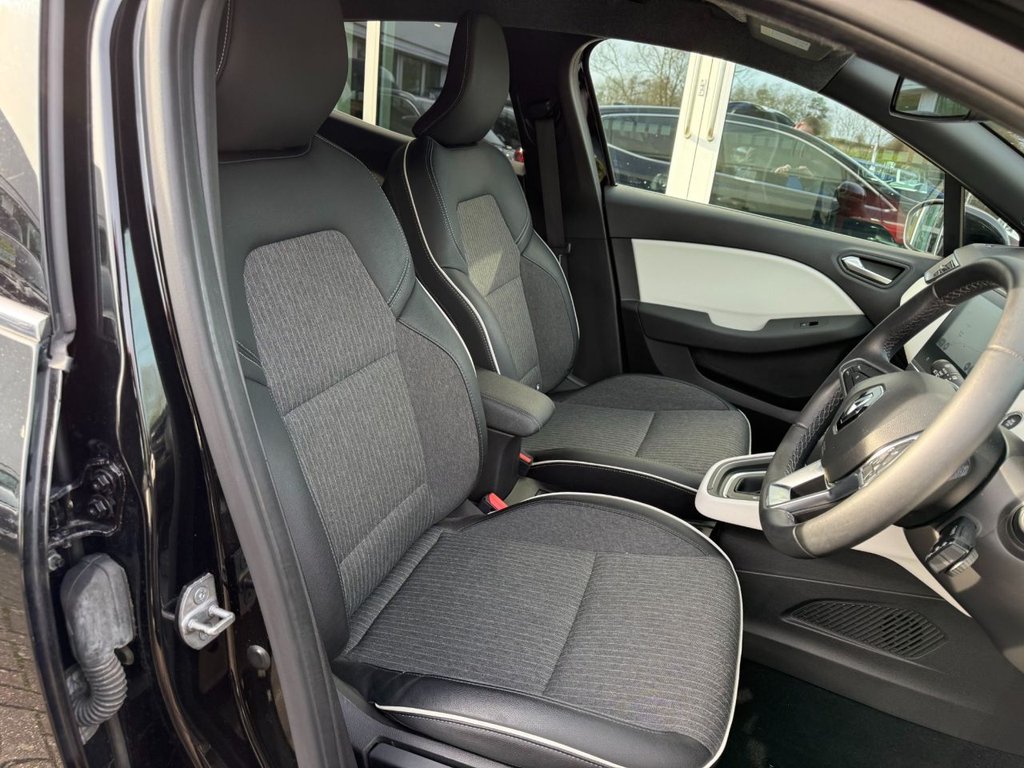 USED 2023 23 RENAULT CLIO 1.6 E-TECH Techno Hatchback 5dr Petrol Hybrid Auto Euro 6 (s/s) (145 ps) ABSOLUTELY STUNNING THROUGHOUT