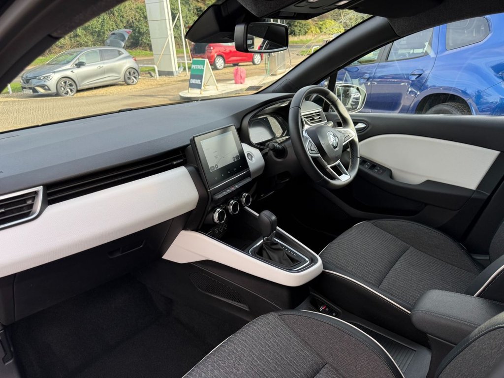 USED 2023 23 RENAULT CLIO 1.6 E-TECH Techno Hatchback 5dr Petrol Hybrid Auto Euro 6 (s/s) (145 ps) ABSOLUTELY STUNNING THROUGHOUT