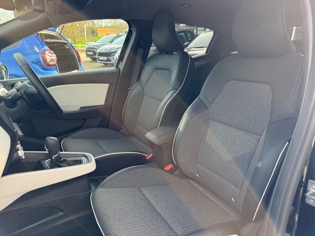 USED 2023 23 RENAULT CLIO 1.6 E-TECH Techno Hatchback 5dr Petrol Hybrid Auto Euro 6 (s/s) (145 ps) ABSOLUTELY STUNNING THROUGHOUT