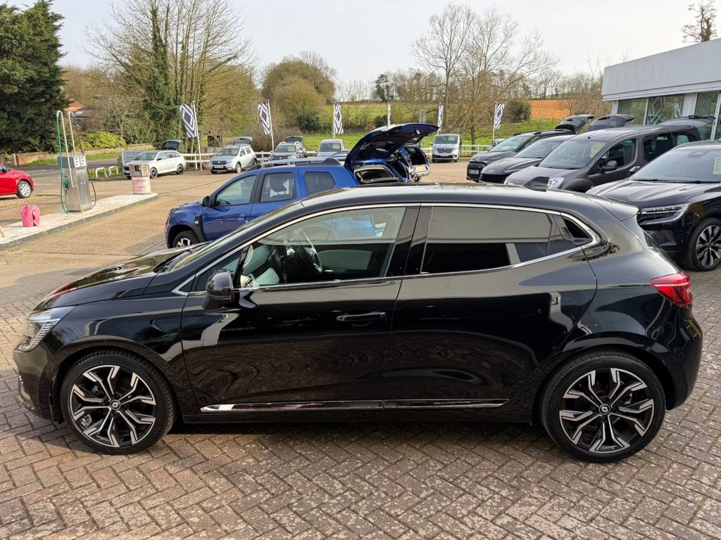USED 2023 23 RENAULT CLIO 1.6 E-TECH Techno Hatchback 5dr Petrol Hybrid Auto Euro 6 (s/s) (145 ps) ABSOLUTELY STUNNING THROUGHOUT