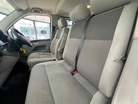 USED 2010 60 VOLKSWAGEN TRANSPORTER SHUTTLE 2.0 TD T30 SE Minibus 4dr Diesel DSG L1 H1 (211 g/km, 138 bhp) 