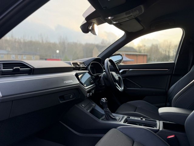 2021 AUDI Q3 - Photo 9