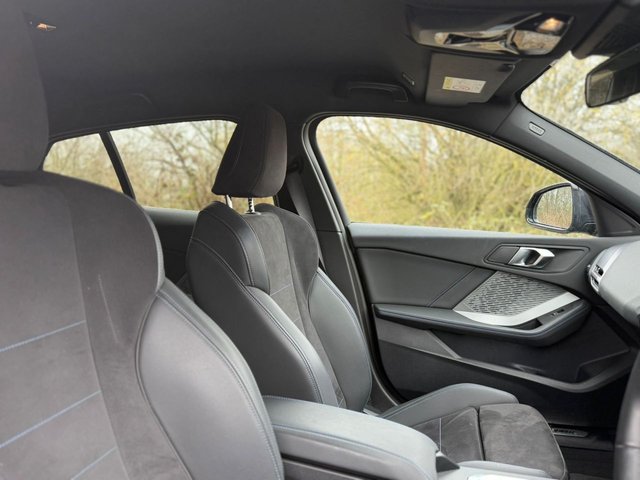 2025 BMW 1 SERIES - Photo 4