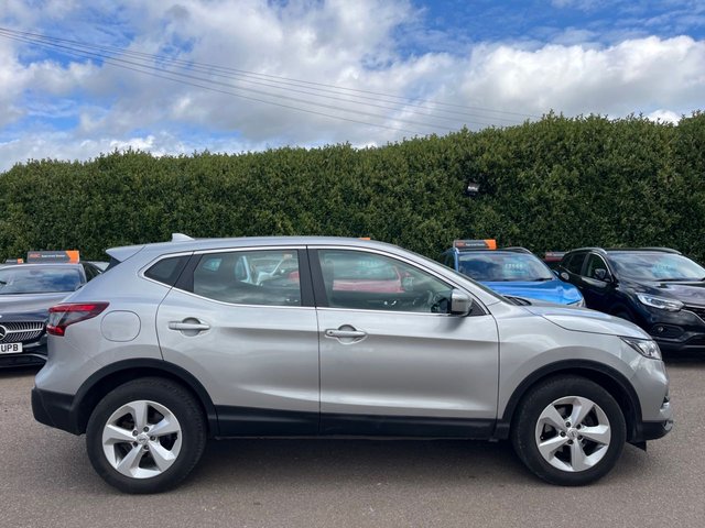 View our NISSAN QASHQAI