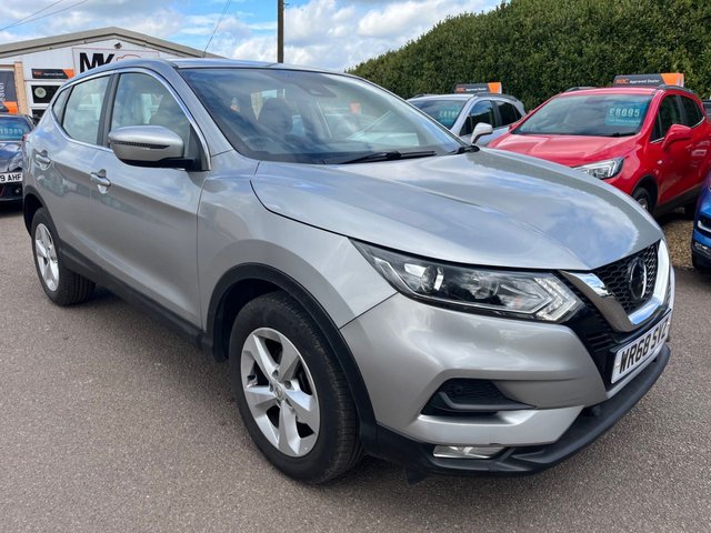 View our NISSAN QASHQAI