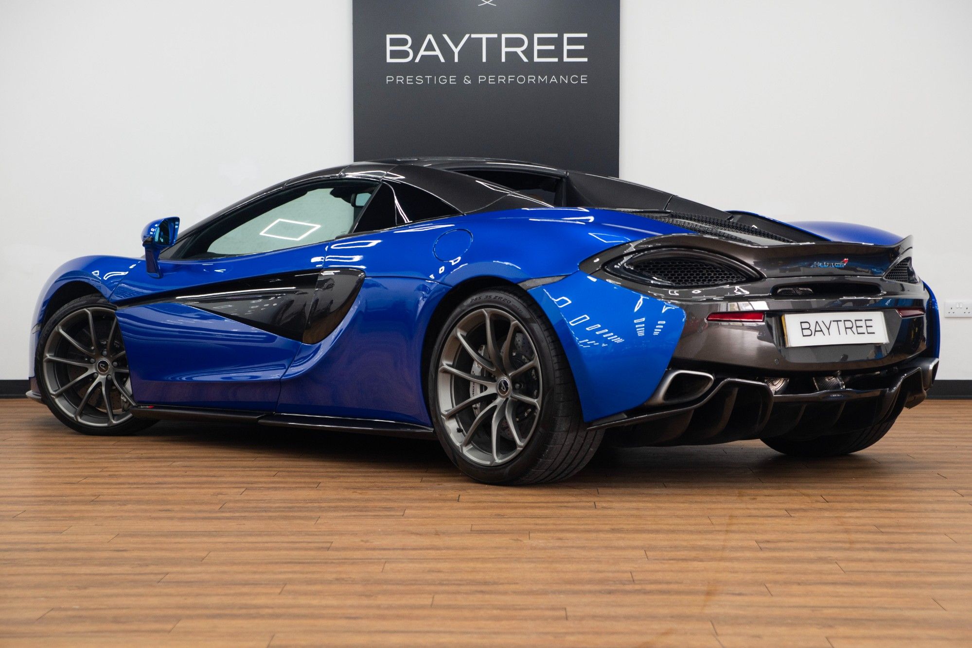 USED 2017 X MCLAREN 570S 3.8T V8 Spider 2dr Petrol SSG Euro 6 (s/s) (570 ps) 