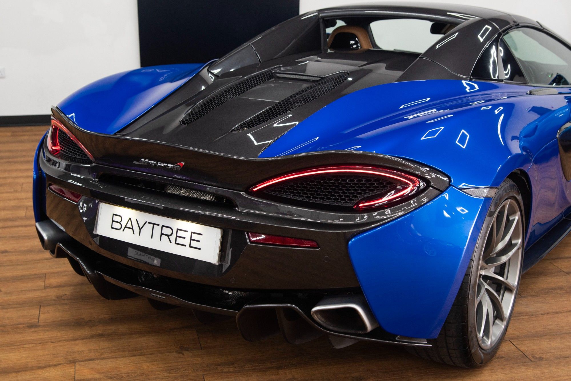 USED 2017 X MCLAREN 570S 3.8T V8 Spider 2dr Petrol SSG Euro 6 (s/s) (570 ps) 