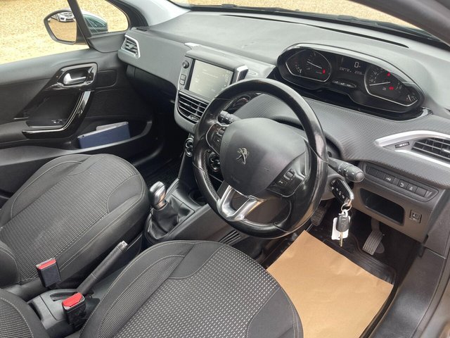 2016 PEUGEOT 208 - Photo 8