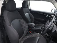 USED 2019 19 MINI HATCH 2.0 Cooper S Classic Hatchback 3dr Petrol Steptronic Euro 6 (s/s) (192 ps) NAVIGATION PACK | CRUISE CTRL