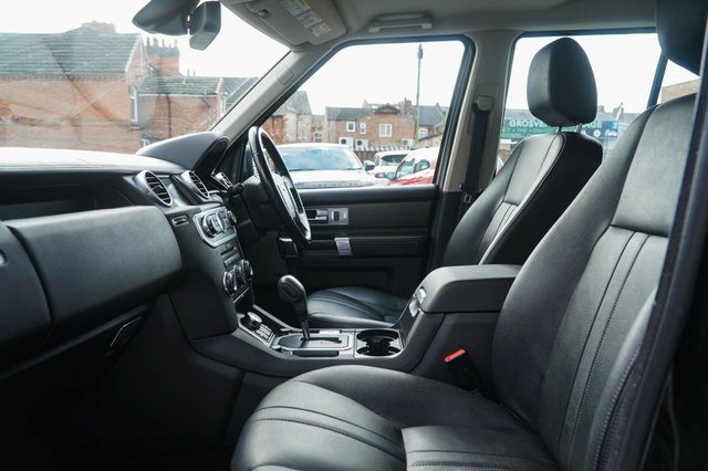 View our LAND ROVER DISCOVERY 4
