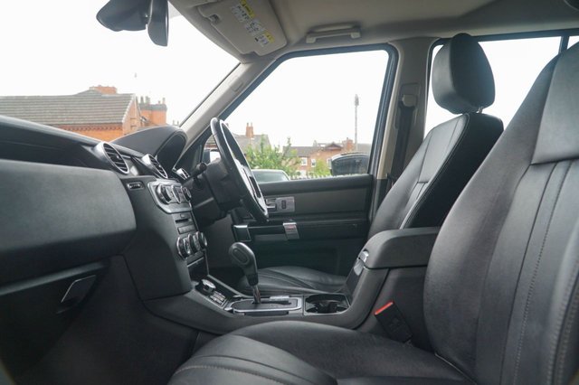 View our LAND ROVER DISCOVERY 4